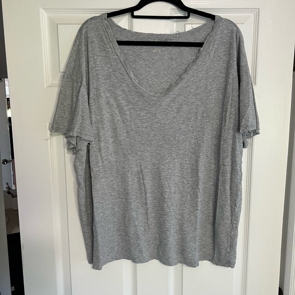 Distressed gray tshirt - Picture 1 of 1